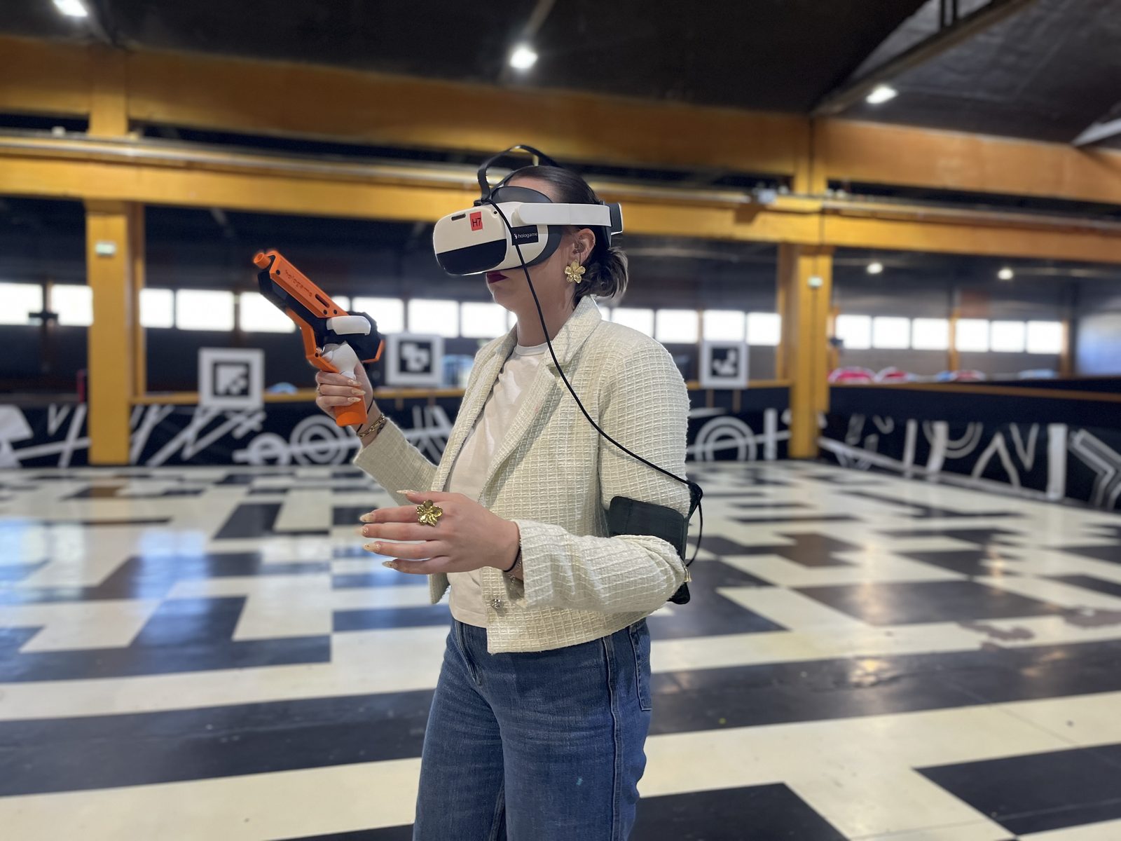 Groupe équipé pour une session de réalité virtuelle